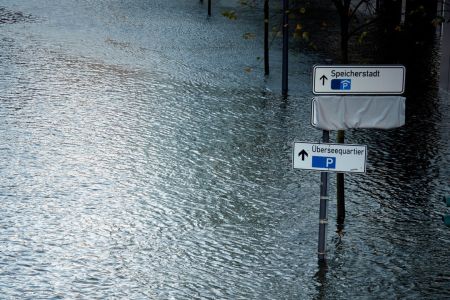 sturmflut-hafencity-29-oktober-2017_26237365949_o.jpg