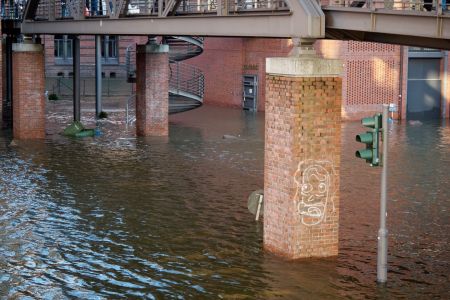 sturmflut-hafencity-29-oktober-2017_26238819829_o.jpg