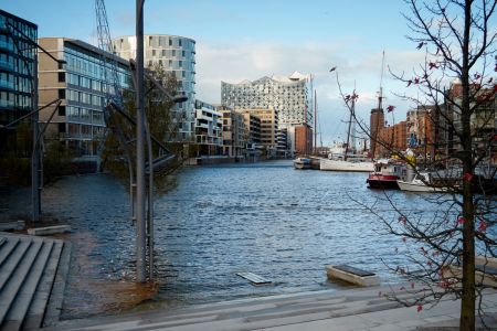 sturmflut-hafencity-29-oktober-2017_37959981126_o.jpg