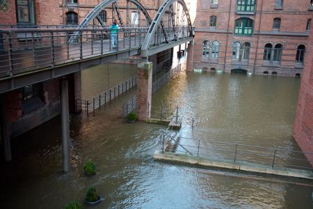 sturmflut-hafencity-29-oktober-2017_38013565921_o.jpg