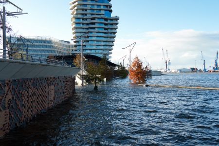 sturmflut-hafencity-29-oktober-2017_38014269471_o.jpg