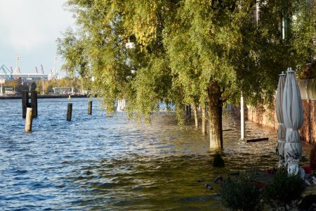 sturmflut-hafencity-29-oktober-2017_38014332951_o.jpg